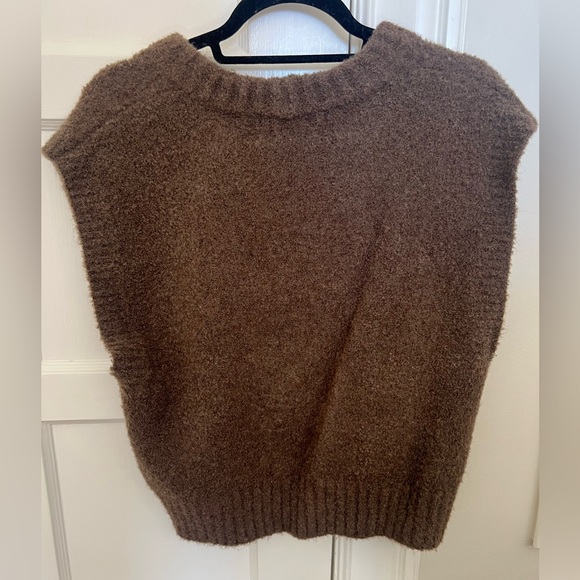 Madewell Boucle Sweater Vest - M (color: heather brownstone) - Picture 8 of 8